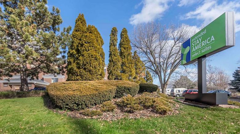 <b>Extended Stay America Stes Westmont Oak Exterior</b>. Images powered by <a href="https://iceportal.shijigroup.com/" title="IcePortal" target="_blank">IcePortal</a>.