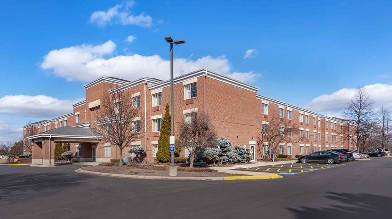 <b>Extended Stay America Stes Westmont Oak Exterior</b>. Images powered by <a href="https://iceportal.shijigroup.com/" title="IcePortal" target="_blank">IcePortal</a>.