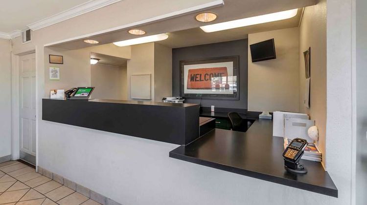 Extended Stay America Stes Shawnee Missi Lobby