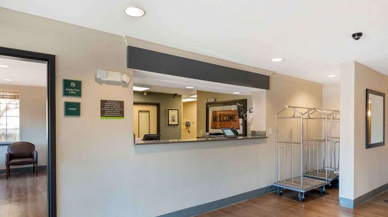 <b>Extended Stay America Stes Kansas City Lobby</b>. Images powered by <a href="https://iceportal.shijigroup.com/" title="IcePortal" target="_blank">IcePortal</a>.