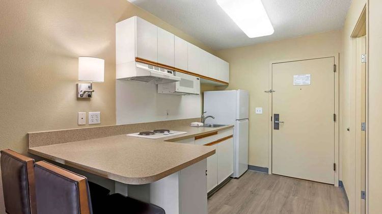 Extended Stay America Stes Stl Airport Room