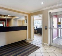 Extended Stay America Stes Cleveland Air Lobby