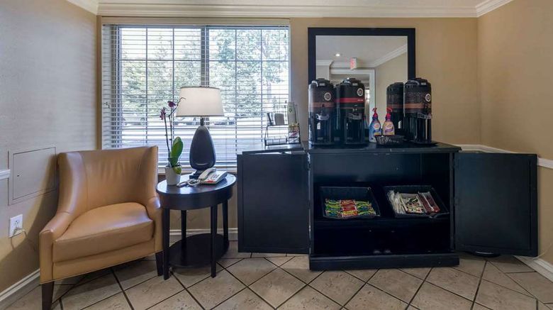 <b>Extended Stay America Stes Cleveland Air Restaurant</b>. Images powered by <a href="https://iceportal.shijigroup.com/" title="IcePortal" target="_blank">IcePortal</a>.