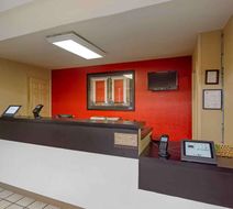Extended Stay America Stes Chs Airport Lobby