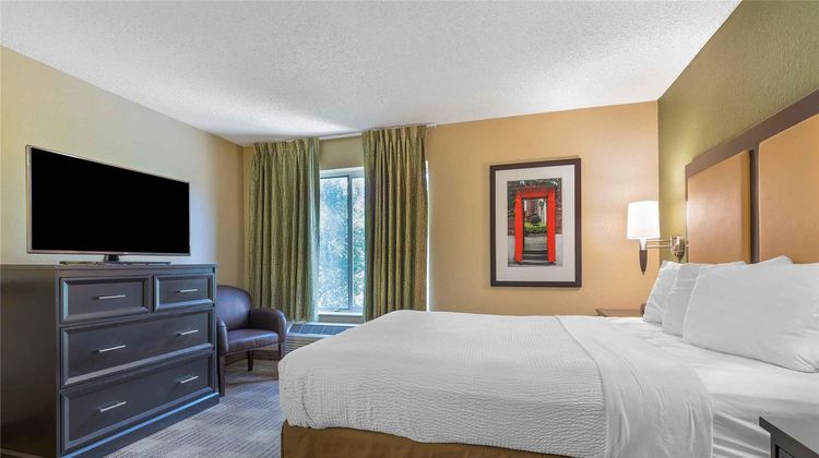 Extended Stay America Stes Dntn Town Lak Room