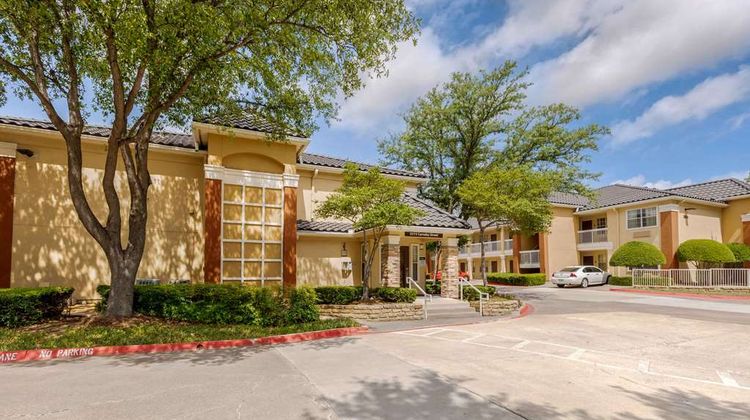 Suburban Studios Irving Las Colinas Exterior
