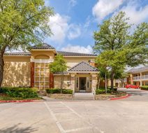 Suburban Studios Irving Las Colinas Exterior