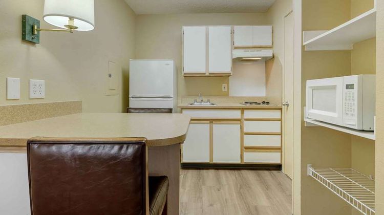 Suburban Studios Irving Las Colinas Room