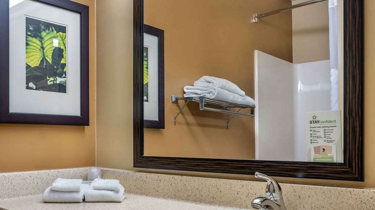 Suburban Studios Irving Las Colinas Room