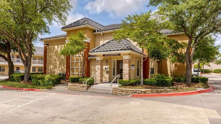 Suburban Studios Irving Las Colinas Exterior