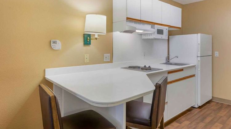 Hawthorn Extended Stay Irving DFW North Room