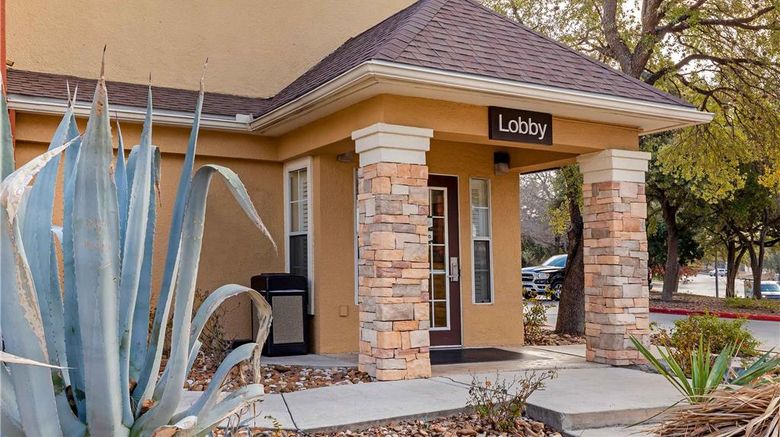 <b>Extended Stay America Stes Sat Airport Exterior</b>. Images powered by <a href="https://iceportal.shijigroup.com/" title="IcePortal" target="_blank">IcePortal</a>.