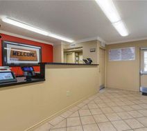 Extended Stay America Stes Sat Airport Lobby
