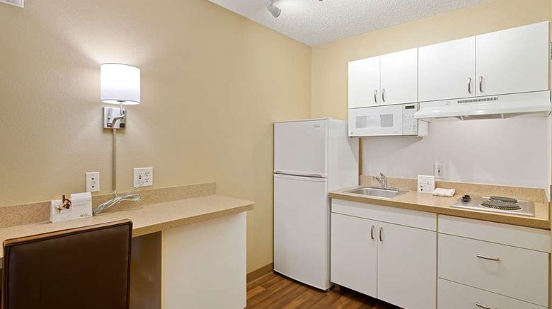 <b>Extended Stay America Suites Dc Reston Room</b>. Images powered by <a href="https://iceportal.shijigroup.com/" title="IcePortal" target="_blank">IcePortal</a>.