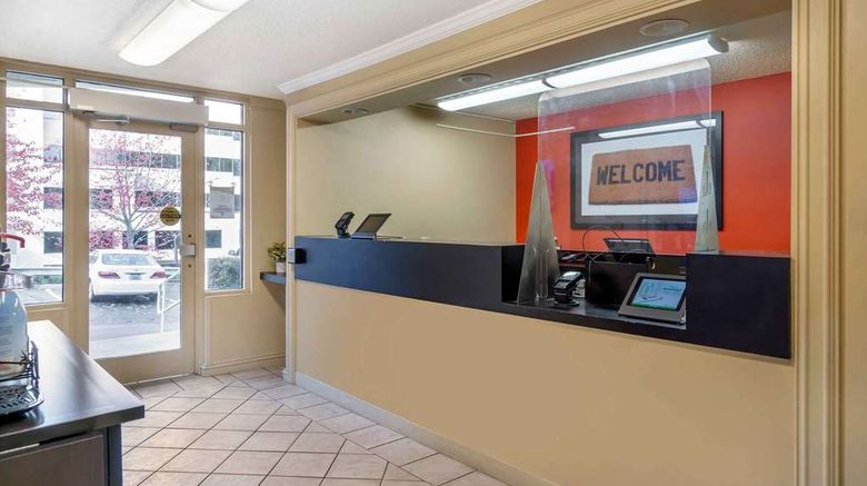 <b>Extended Stay America Stes Seattle Belle Lobby</b>. Images powered by <a href="https://iceportal.shijigroup.com/" title="IcePortal" target="_blank">IcePortal</a>.