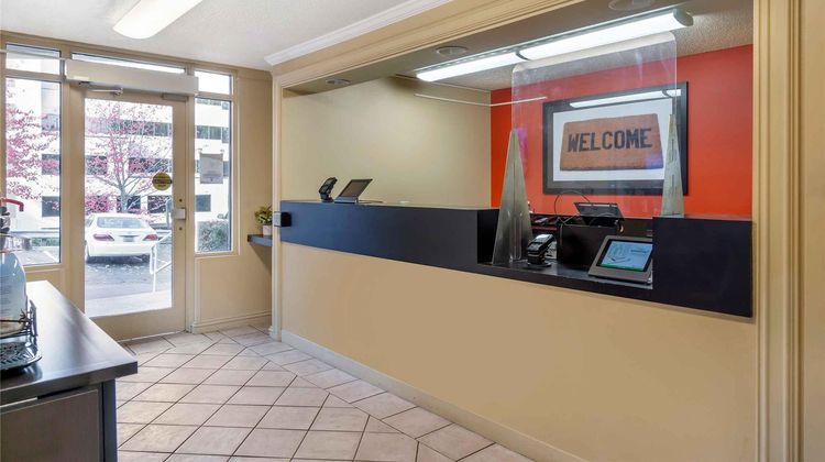Extended Stay America Stes Seattle Belle Lobby