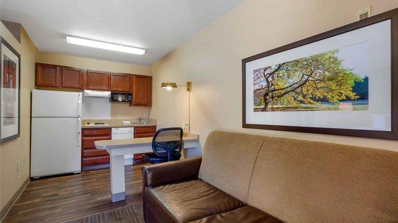 <b>Extended Stay America Stes Phx Airport E Room</b>. Images powered by <a href="https://iceportal.shijigroup.com/" title="IcePortal" target="_blank">IcePortal</a>.
