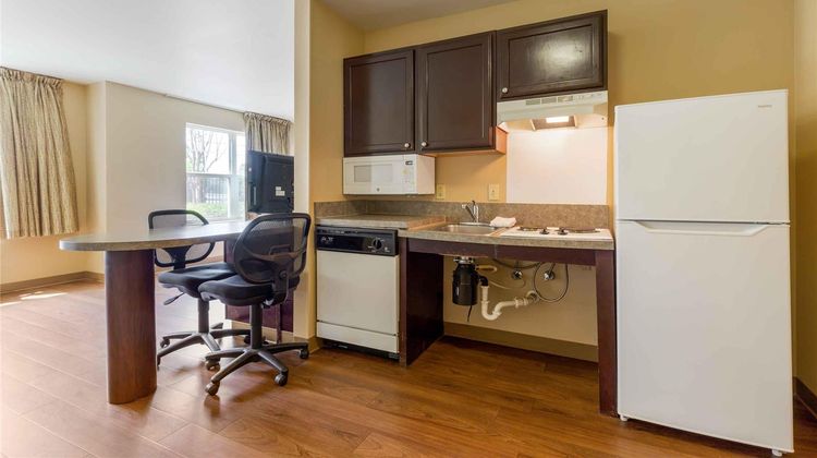 Extended Stay America Suites Columbia Ha Room
