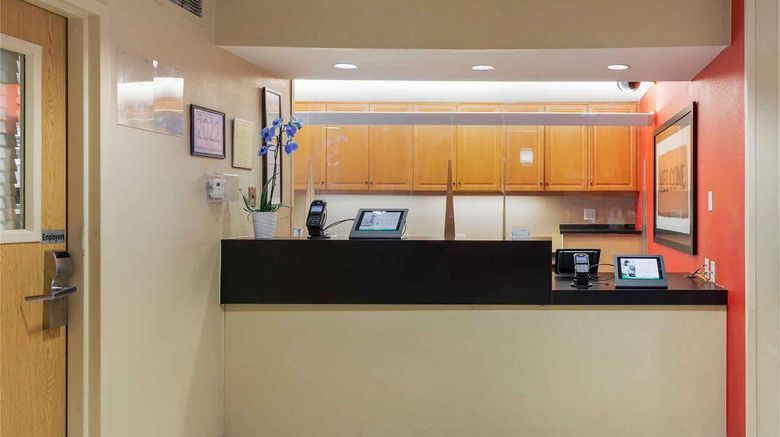<b>Extended Stay America Stes Buckhead Lobby</b>. Images powered by <a href="https://iceportal.shijigroup.com/" title="IcePortal" target="_blank">IcePortal</a>.