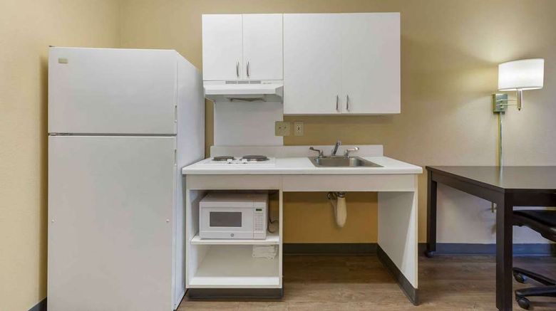<b>Extended Stay America Stes Chesapeake Ch Room</b>. Images powered by <a href="https://iceportal.shijigroup.com/" title="IcePortal" target="_blank">IcePortal</a>.