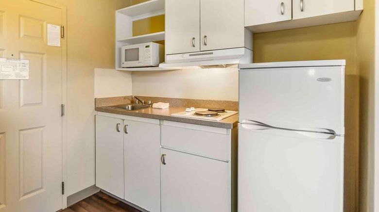 <b>Extended Stay America Stes Chesapeake Ch Room</b>. Images powered by <a href="https://iceportal.shijigroup.com/" title="IcePortal" target="_blank">IcePortal</a>.