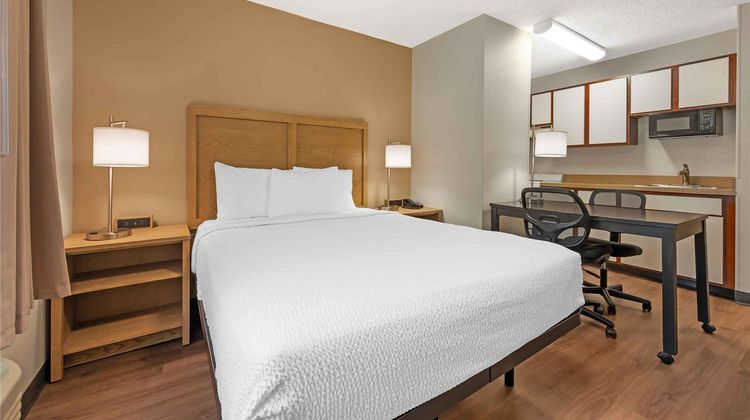 Extended Stay America Stes Dayton Fairbo Room