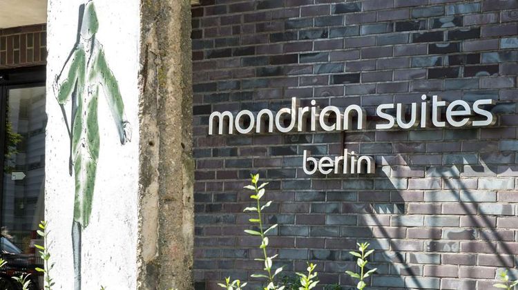 Mondrian Suites Hotel Checkpoint Charlie Exterior