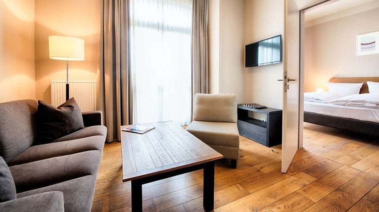 Mondrian Suites Hotel Checkpoint Charlie Room
