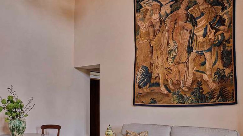 <b>Castello di Casole, A Belmond Hotel Suite</b>. Images powered by <a href="https://iceportal.shijigroup.com/" title="IcePortal" target="_blank">IcePortal</a>.