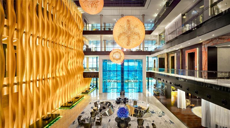 <b>Grand Hyatt Abu Dhabi Hotel and Residences Lobby</b>. Images powered by <a href="https://iceportal.shijigroup.com/" title="IcePortal" target="_blank">IcePortal</a>.