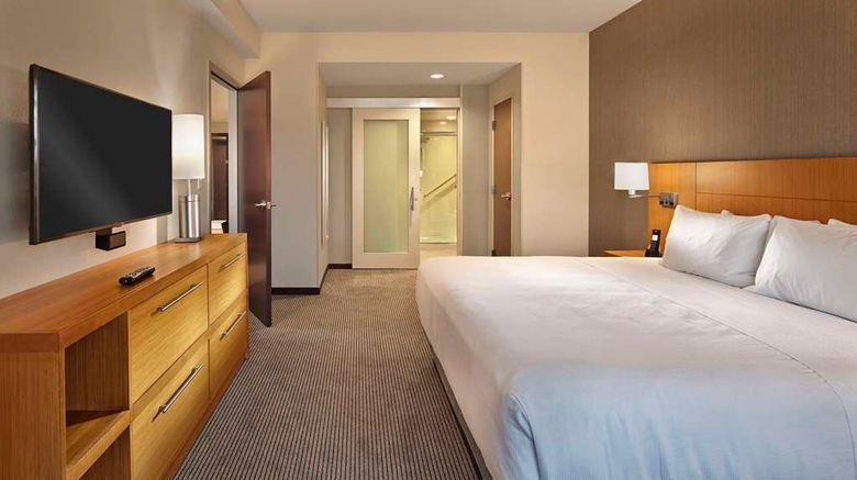 <b>Hyatt Place Warwick/Providence Airport Suite</b>. Images powered by <a href="https://iceportal.shijigroup.com/" title="IcePortal" target="_blank">IcePortal</a>.