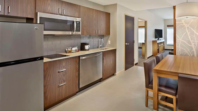 <b>Hyatt Place Warwick/Providence Airport Suite</b>. Images powered by <a href="https://iceportal.shijigroup.com/" title="IcePortal" target="_blank">IcePortal</a>.