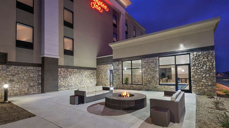 <b>Hampton Inn Sikeston Exterior</b>. Images powered by <a href="https://iceportal.shijigroup.com/" title="IcePortal" target="_blank">IcePortal</a>.