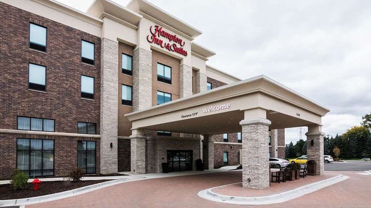 Hampton Inn & Suites Allen Park Exterior