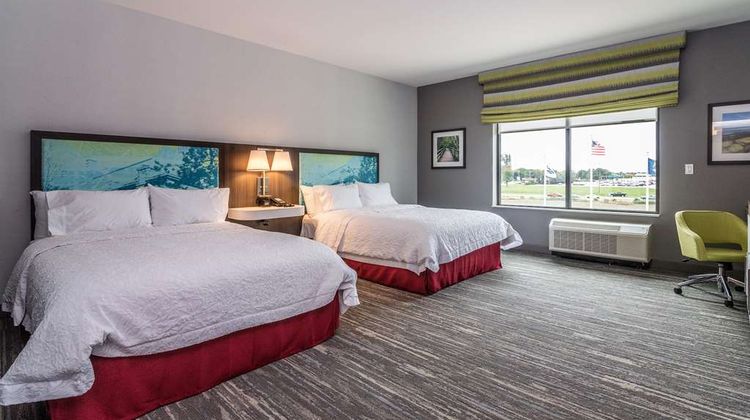 Hampton Inn & Suites Allen Park Room