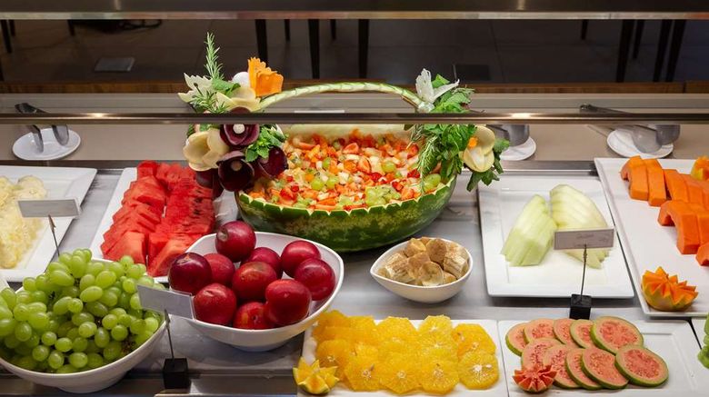 <b>Hilton Garden Inn Itajai Restaurant</b>. Images powered by <a href="https://iceportal.shijigroup.com/" title="IcePortal" target="_blank">IcePortal</a>.