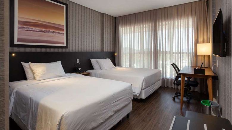 <b>Hilton Garden Inn Itajai Room</b>. Images powered by <a href="https://iceportal.shijigroup.com/" title="IcePortal" target="_blank">IcePortal</a>.