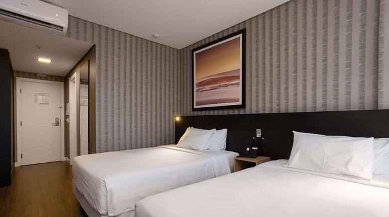 <b>Hilton Garden Inn Itajai Room</b>. Images powered by <a href="https://iceportal.shijigroup.com/" title="IcePortal" target="_blank">IcePortal</a>.
