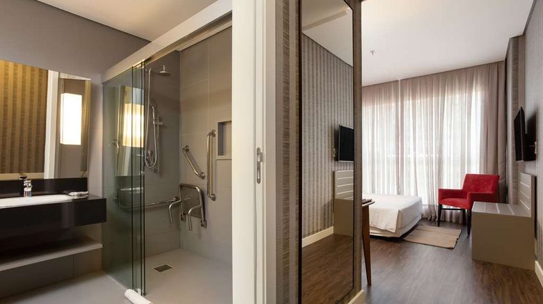 <b>Hilton Garden Inn Itajai Room</b>. Images powered by <a href="https://iceportal.shijigroup.com/" title="IcePortal" target="_blank">IcePortal</a>.
