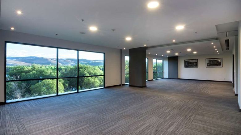 <b>Hampton Inn by Hilton San Luis Potosi Meeting</b>. Images powered by <a href="https://iceportal.shijigroup.com/" title="IcePortal" target="_blank">IcePortal</a>.