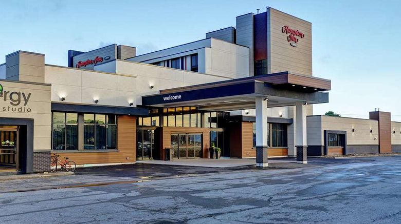 <b>Hampton Inn St. Catharines Niagara Exterior</b>. Images powered by <a href="https://iceportal.shijigroup.com/" title="IcePortal" target="_blank">IcePortal</a>.