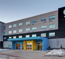Tru by Hilton Edmonton Windermere Exterior