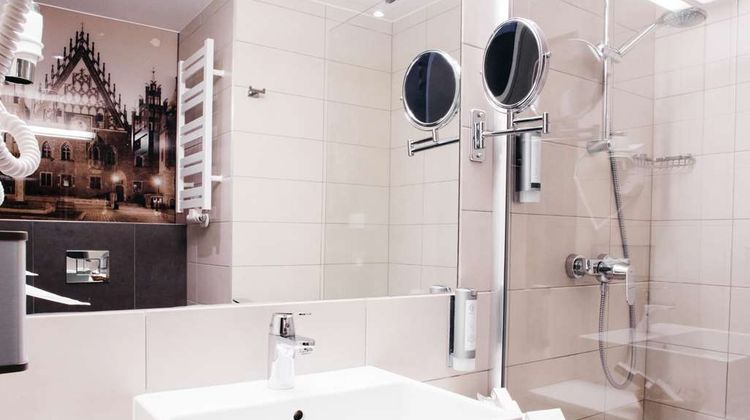 Q Hotel Plus Wroclaw Room