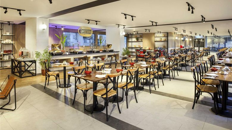 <b>Ibis Pontianak City Center Restaurant</b>. Images powered by <a href="https://iceportal.shijigroup.com/" title="IcePortal" target="_blank">IcePortal</a>.