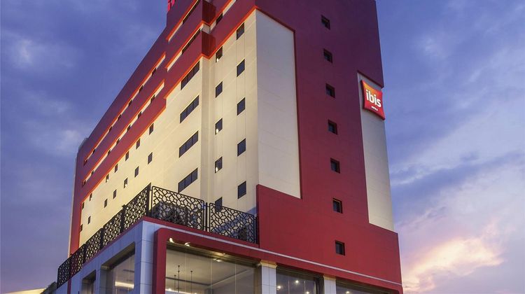 Ibis Pontianak City Center Exterior