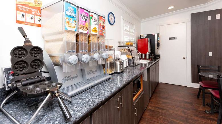 <b>SureStay Hotel by BW Seaside Monterey Restaurant</b>. Images powered by <a href="https://iceportal.shijigroup.com/" title="IcePortal" target="_blank">IcePortal</a>.