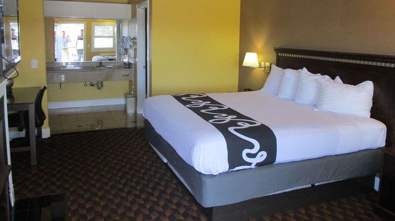 <b>SureStay Hotel by BW Seaside Monterey Room</b>. Images powered by <a href="https://iceportal.shijigroup.com/" title="IcePortal" target="_blank">IcePortal</a>.