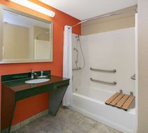 Days Inn & Suites Arlington Room