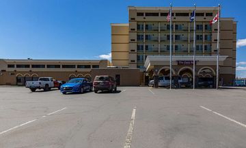 Clarion Hotel