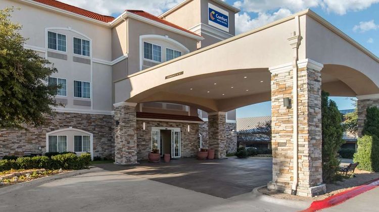 Comfort Inn & Suites Cedar Hill Exterior